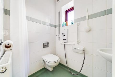 24 Dale View Avenue, London, E4 6PL
