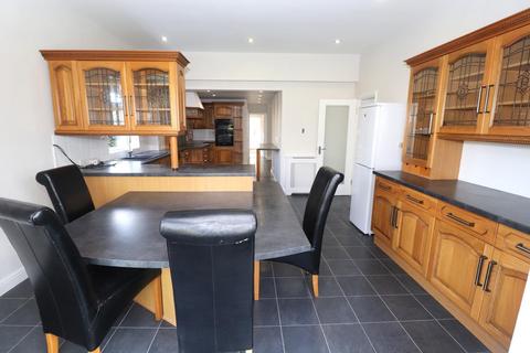4 bedroom house to rent - Angus Close, Thurnby, Leicester