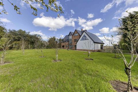 6 bedroom detached house for sale, Deopham Road, Great Ellingham