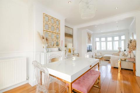 171 Waltham Way, London, E4 8AG