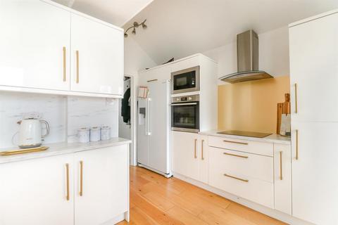 171 Waltham Way, London, E4 8AG