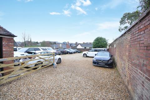 8 Barnfield Hill, Exeter, EX1 1SR