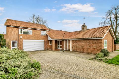 5 bedroom detached house for sale, The Green, Allington