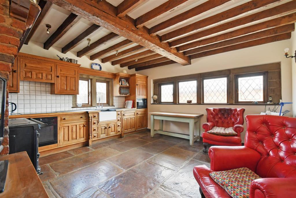 Dining kitchen