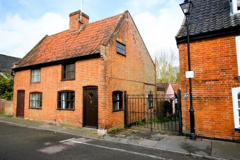 2 bedroom semi-detached house for sale, Chediston Street, Halesworth