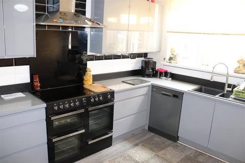 3 bedroom townhouse for sale, Castlefort Road, Walsall Wood