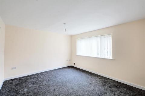 2 bedroom apartment for sale, Derwent Crescent, Arnold, Nottingham