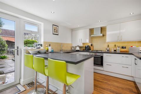 38 Clewer Hill Road, Windsor, SL4 4BW