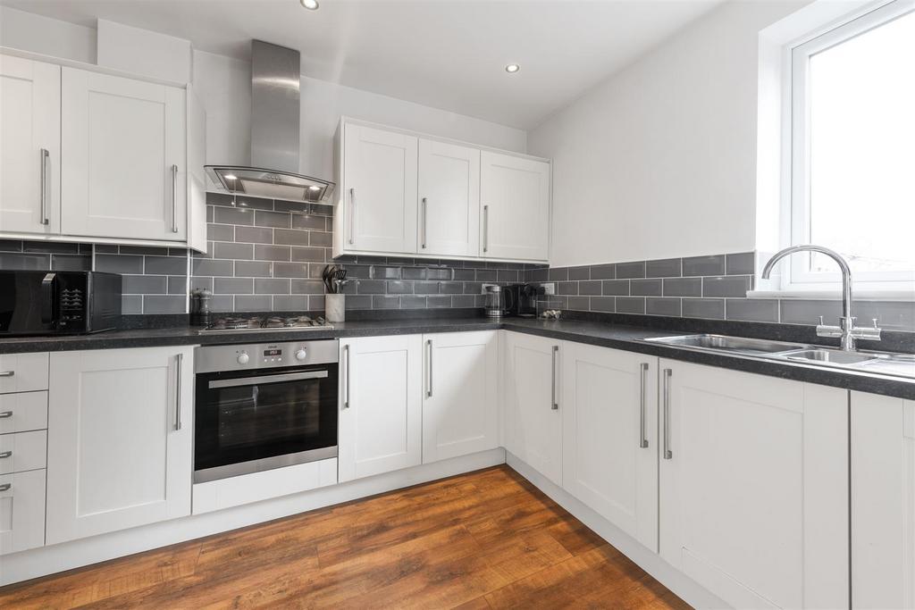 158 Wagon Lane, Solihull, B92 7 PA 23.jpg