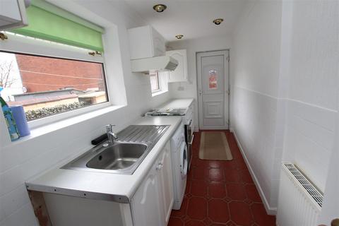 2 bedroom terraced house to rent, Malvern Avenue, Bolton BL1