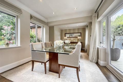 Lilac Cottage Coopers Pightle, Kidmore End, Reading, RG4 9AZ