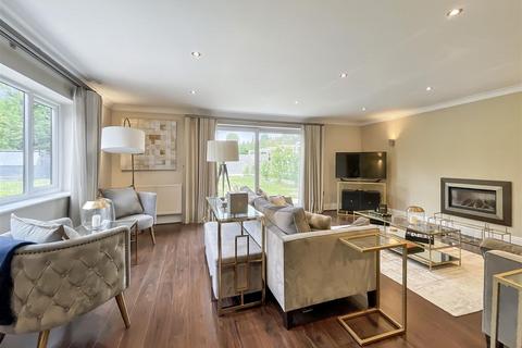Lilac Cottage Coopers Pightle, Kidmore End, Reading, RG4 9AZ