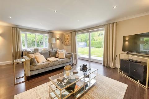 Lilac Cottage Coopers Pightle, Kidmore End, Reading, RG4 9AZ