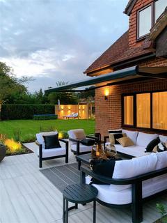 Lilac Cottage Coopers Pightle, Kidmore End, Reading, RG4 9AZ