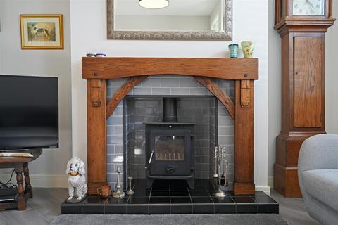 174 Bradway Road, Sheffield, S17 4QX