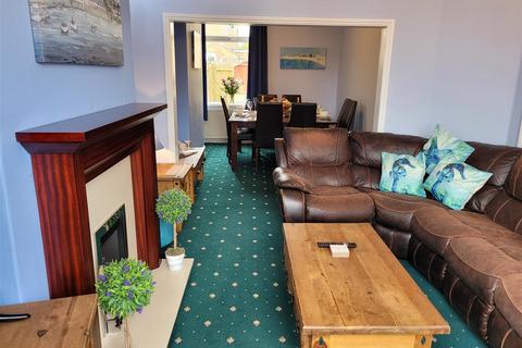 135 Cliff Road, Hornsea, HU18 1JB