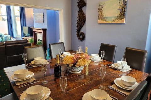 135 Cliff Road, Hornsea, HU18 1JB