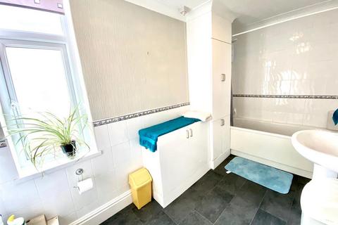 135 Cliff Road, Hornsea, HU18 1JB