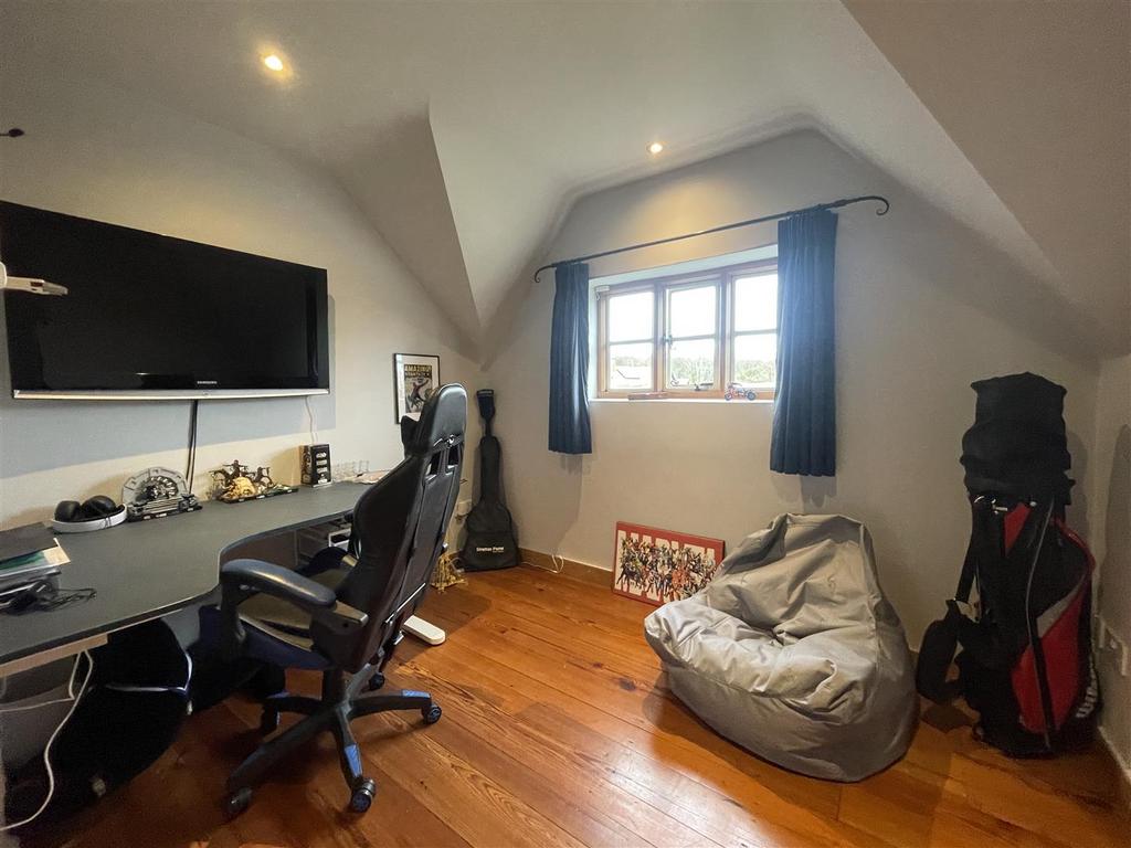 Bedroom3.jpg