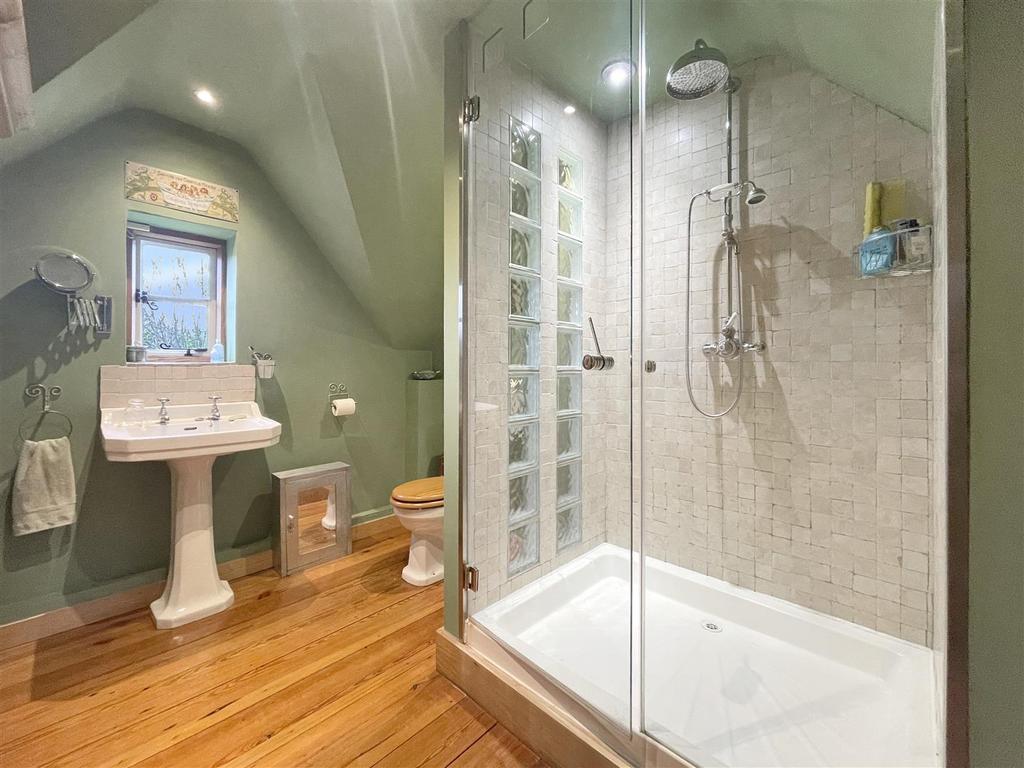Ensuite.jpg