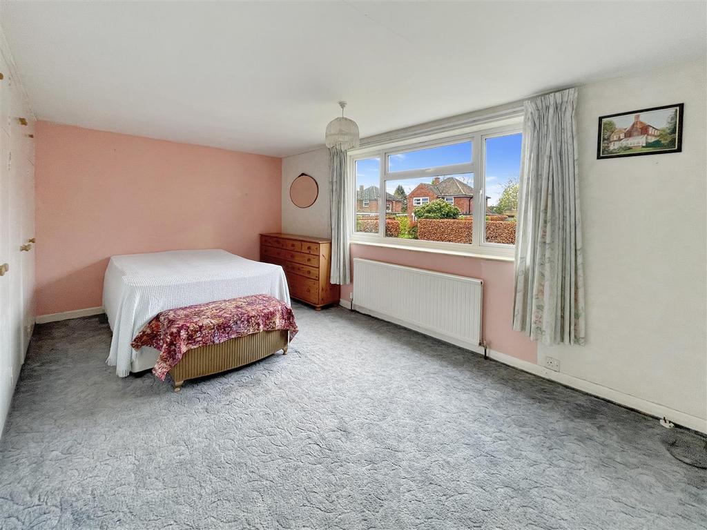 Bed1.jpg