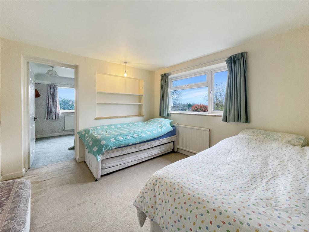 Bed3.jpg