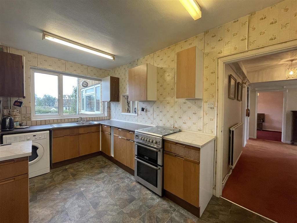 Kitchen2.jpg