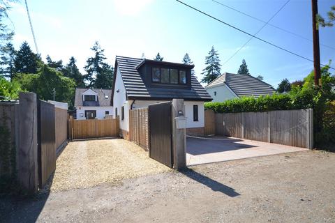 5 bedroom detached house for sale - HOME WITH ANNEXE in Manor Road, Verwood