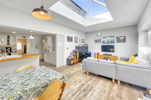 4 bedroom end of terrace house for sale - Park Close, Sonning Common Reading RG4
