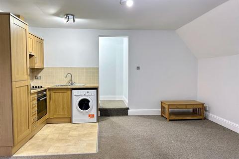 2 bedroom flat to rent - Middleton Hall Road, Kings Norton, Birmingham, B30