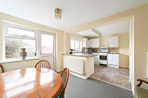 12 Byron Close, Dronfield, S18 1NG
