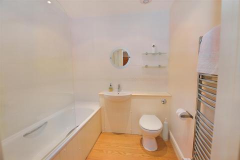 2 bedroom flat for sale, St. Nicholas Place, Sheringham