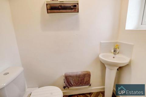16b Bluebell Close, Hartshill, Nuneaton, CV10 0AU