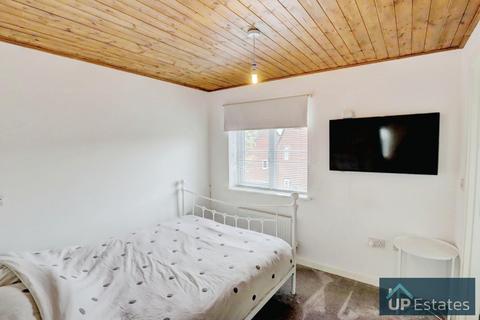 16b Bluebell Close, Hartshill, Nuneaton, CV10 0AU