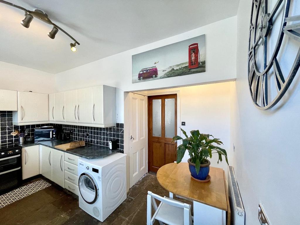 Dining kitchen