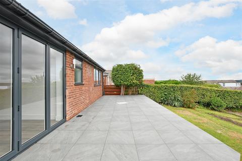2 bedroom detached bungalow for sale, Robincroft Road, Wingerworth, Chesterfield