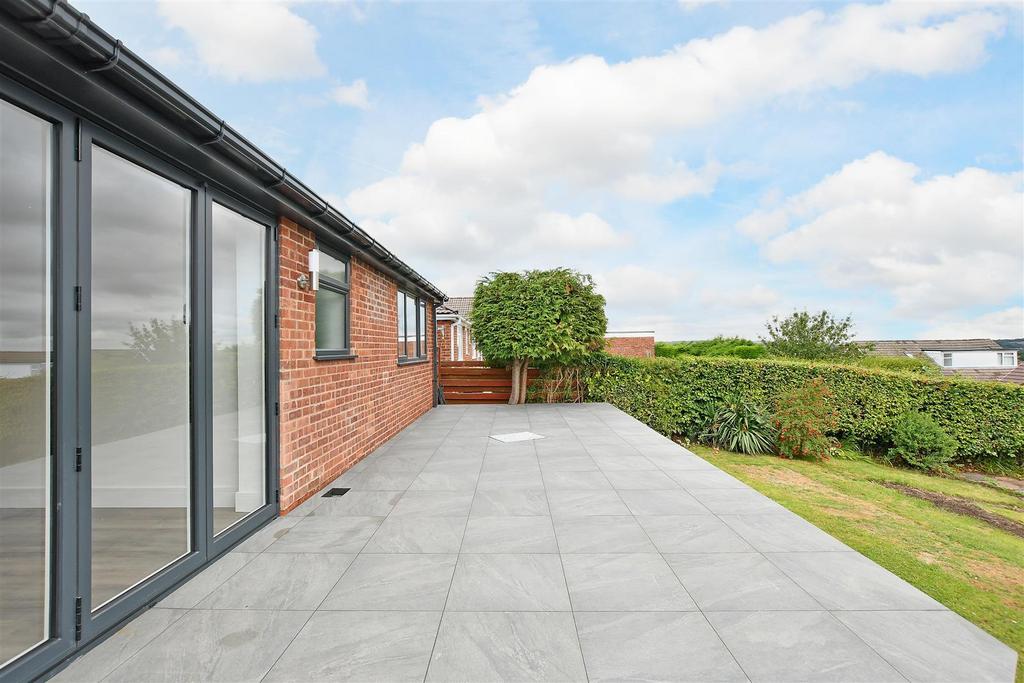 Robincroft Road, Wingerworth... 2 bed detached bungalow for sale £300,000
