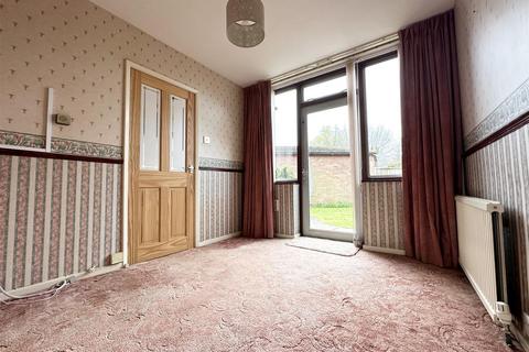 3 bedroom semi-detached house for sale - Castleton Road, Wigston LE18