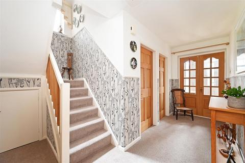 5 Chaddesden Close, Dronfield Woodhouse, Dronfield, S18 8QL
