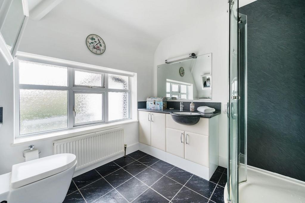 Shower Room.jpg