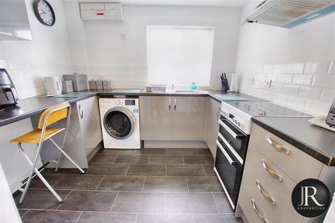 2 bedroom maisonette for sale, Greenslade Grove, Hednesford WS12