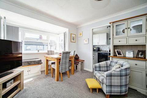 2 bedroom apartment for sale, Cliff Road, Hornsea HU18