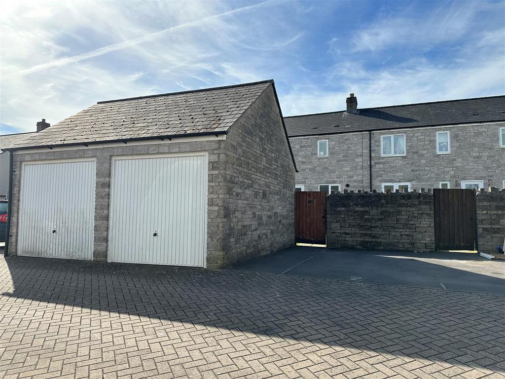 Garage &amp; Parking