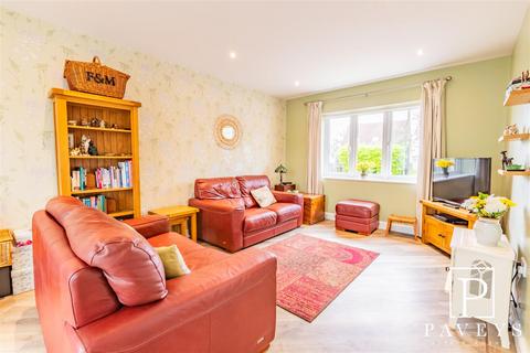 2 bedroom detached bungalow for sale - Percival Road, Kirby-Le-Soken, Frinton-On-Sea