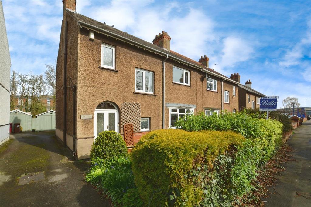 Brumby Wood Lane, Scunthorpe 3 bed semidetached house for sale £145,000