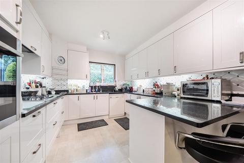 12 The Callanders, Bushey Heath, Bushey, WD23 1PU