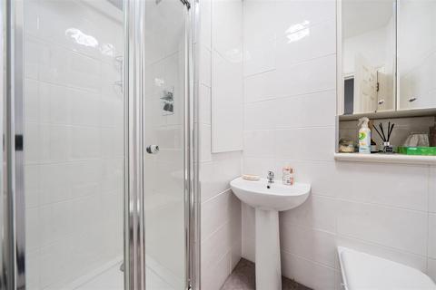 12 The Callanders, Bushey Heath, Bushey, WD23 1PU