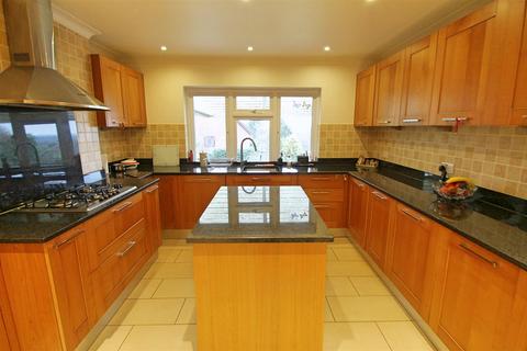 19 Richfield Road, Bushey, WD23 4RR
