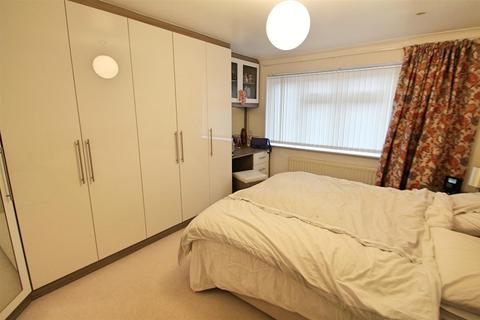 19 Richfield Road, Bushey, WD23 4RR