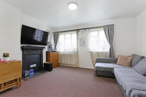 2 bedroom flat for sale, Glazebrook Close, London